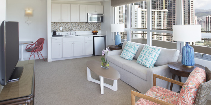 퀸 카피올라니 호텔 펜트 하우스 스위트 거실